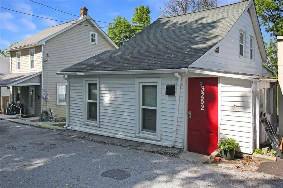 3252 Quarry Street, Hokendauqua, PA 18052 - #2