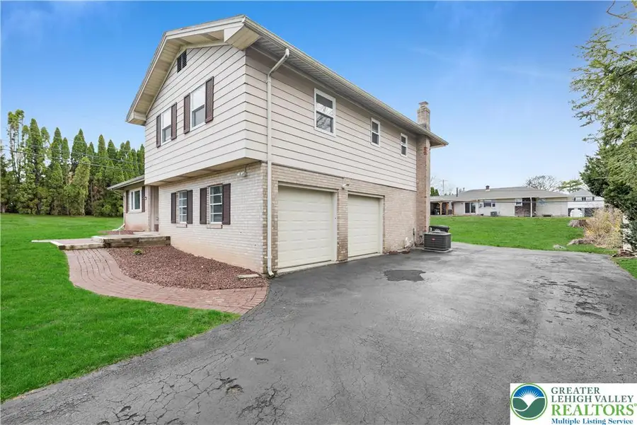 1118 N 28th Street, South Whitehall, PA 18104 - #2