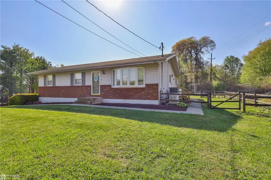 205 W Moorestown Road, Bushkill, PA 18091 - #2
