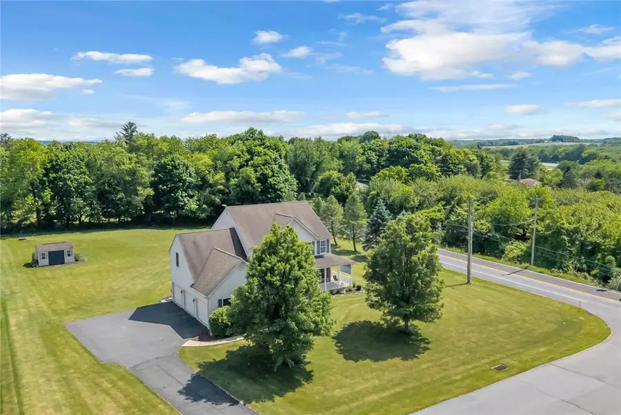 204 Bushkill Ridge Road, Bushkill, PA 18091 - #2