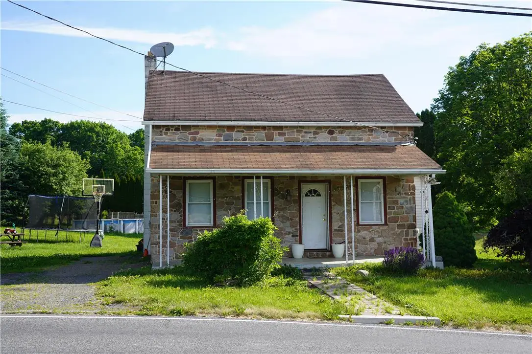 2094 E Scenic Drive, Moore, PA 18014 - #1