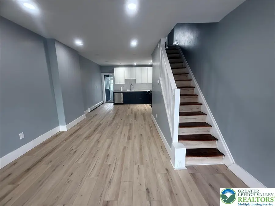 766 S 8th, Allentown, PA 18103 - #3