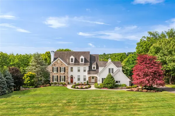 2850 Apple Valley Estates Drive, North Whitehall Twp, PA 18069