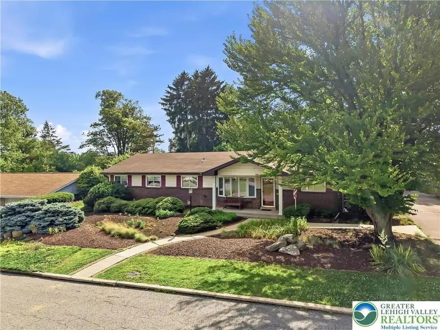 1042 N 38th Street, South Whitehall, PA 18104 - #2