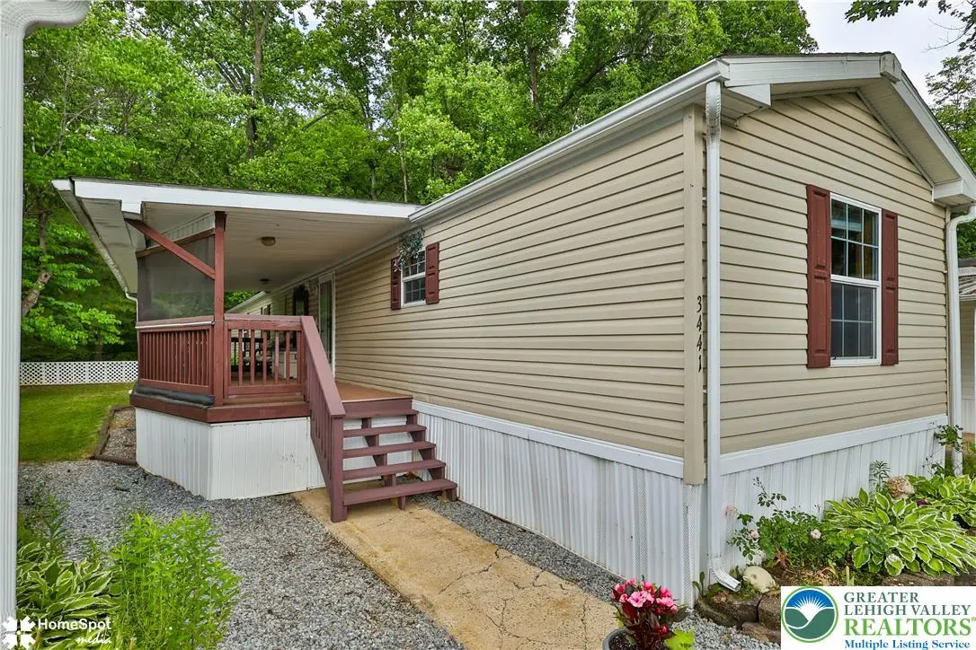 3441 Franklin Square, Moore, PA 18067 - #1