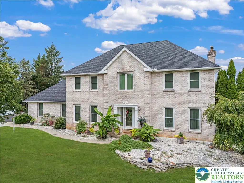 3739 Lindy Drive, North Whitehall, PA 18069 - #1