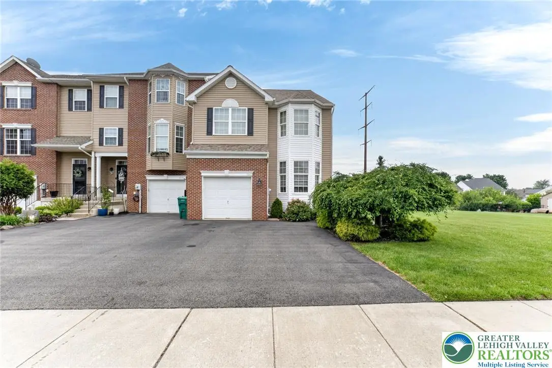 5440 Spring Ridge Drive W, Lower Macungie, PA 18062 - #1