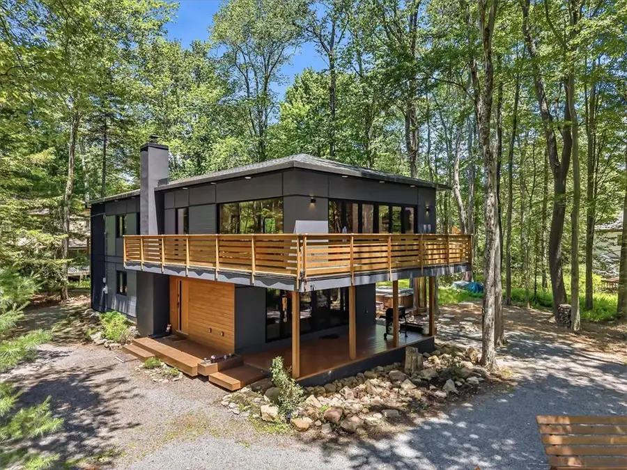 1142 Oakland Place, Pocono Pines, PA 18350 - #2