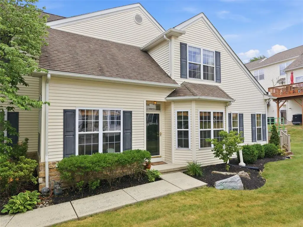 124 Willow Drive, Easton, PA 18045 - #1