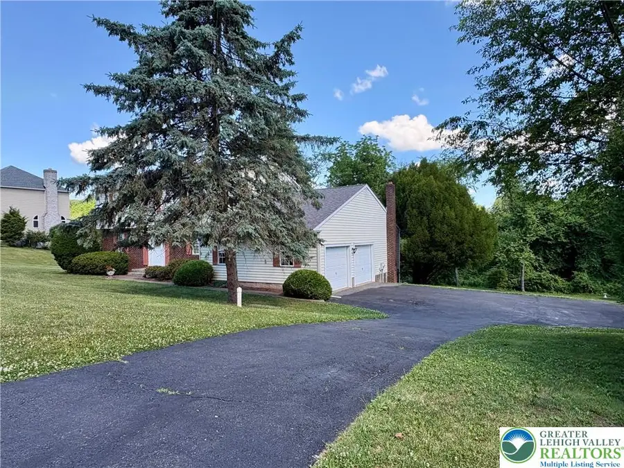 5705 Bel Air Drive, Upper Saucon, PA 18036 - #2