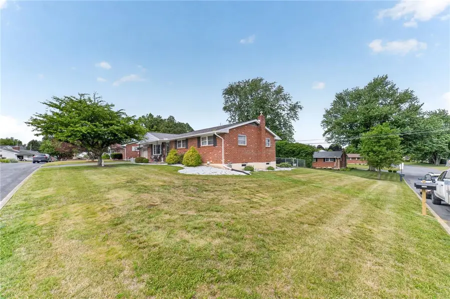 7290 Heather Road, Ancient Oaks, PA 18062 - #3