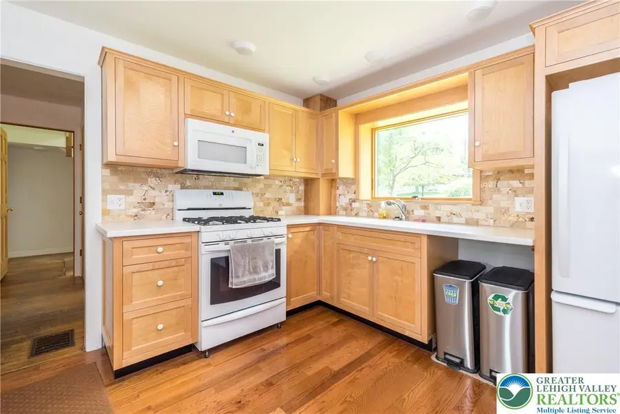 1815 Leithsville Rd, Lower Saucon, PA 18055 - #3