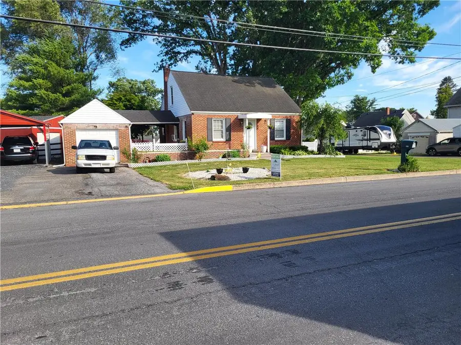 803 Arch Street, North Catasauqua, PA 18032 - #2
