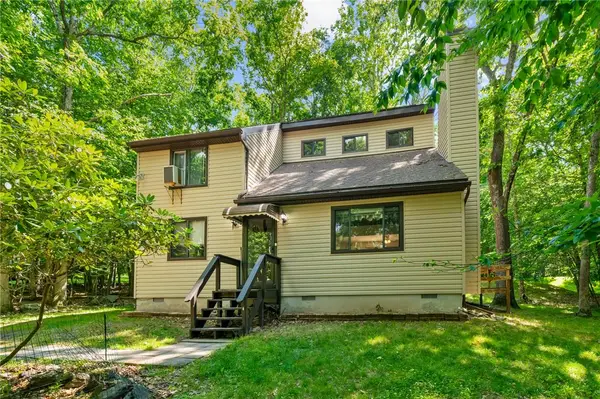 222 Powderhorn Road, Paradise Twp, PA 18332