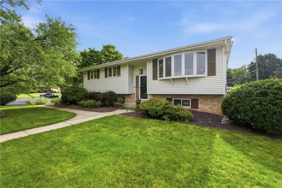 32 Robert Drive, Upper Macungie, PA 18104 - #2