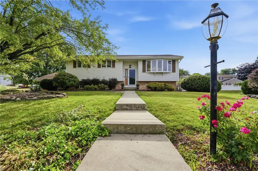 32 Robert Drive, Upper Macungie, PA 18104 - #3
