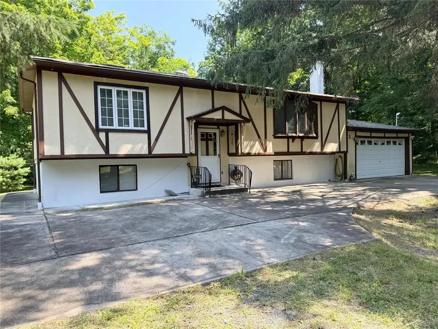 1108 Mink Court N, Pocono Mountain Lake Estates, PA 18324 - #2
