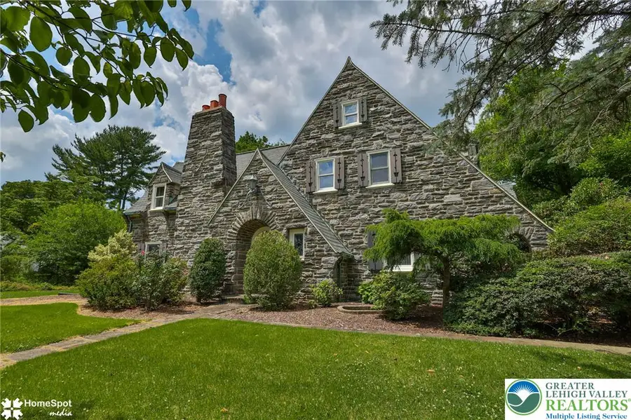 2835 Parkway Boulevard, Allentown, PA 18104 - #3