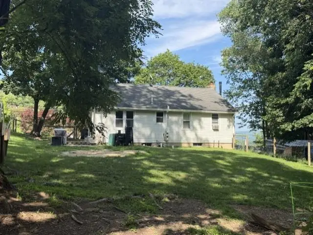 7822 N Delaware Drive, Lower Mount Bethel, PA 18013 - #2