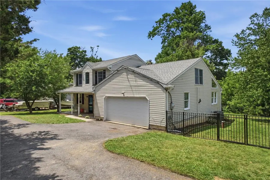 6354 New Street, Upper Saucon, PA 18034 - #3