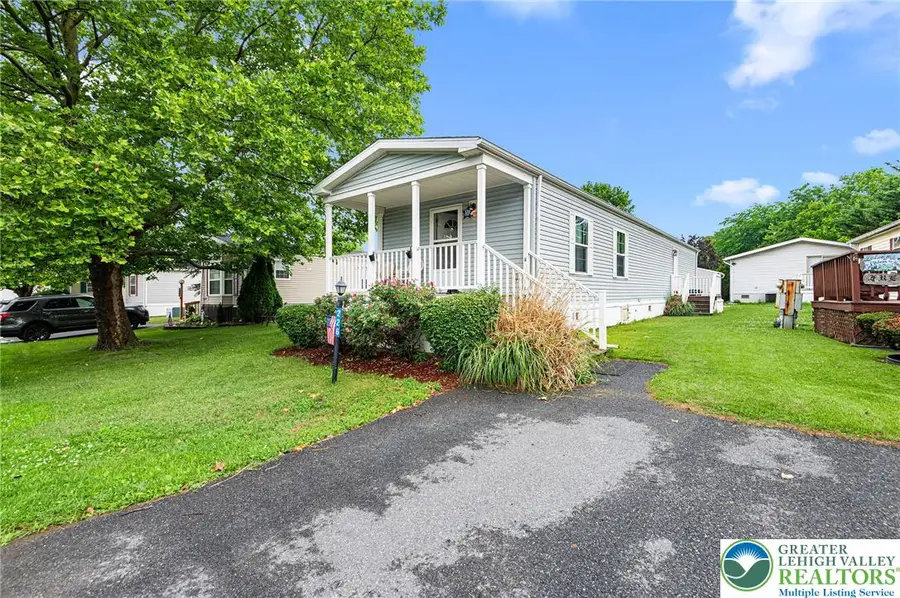 226 Greenbriar Drive S, East Allen, PA 18014 - #2