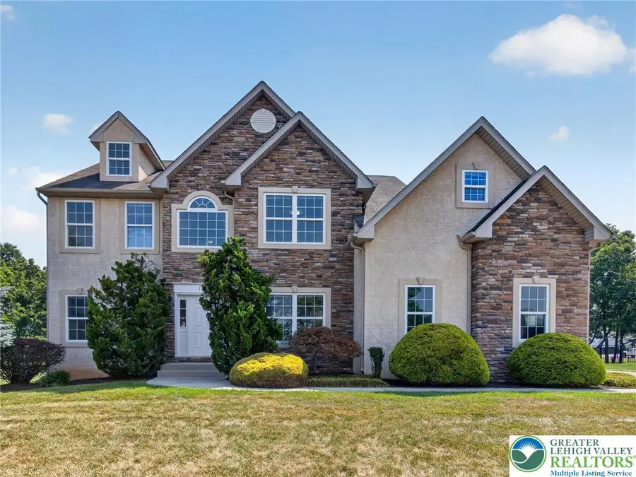 740 Mohican Drive, Easton, PA 18040 - #2