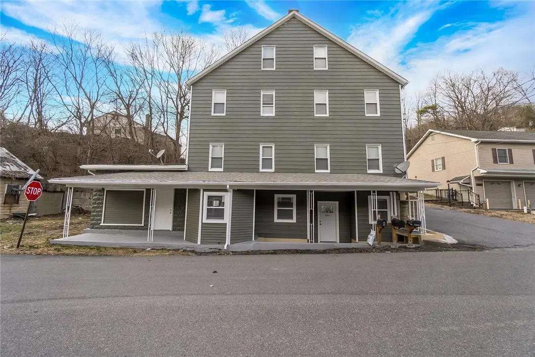 2269 Pennsylvania Avenue, Martins Creek, PA 18013 - #1