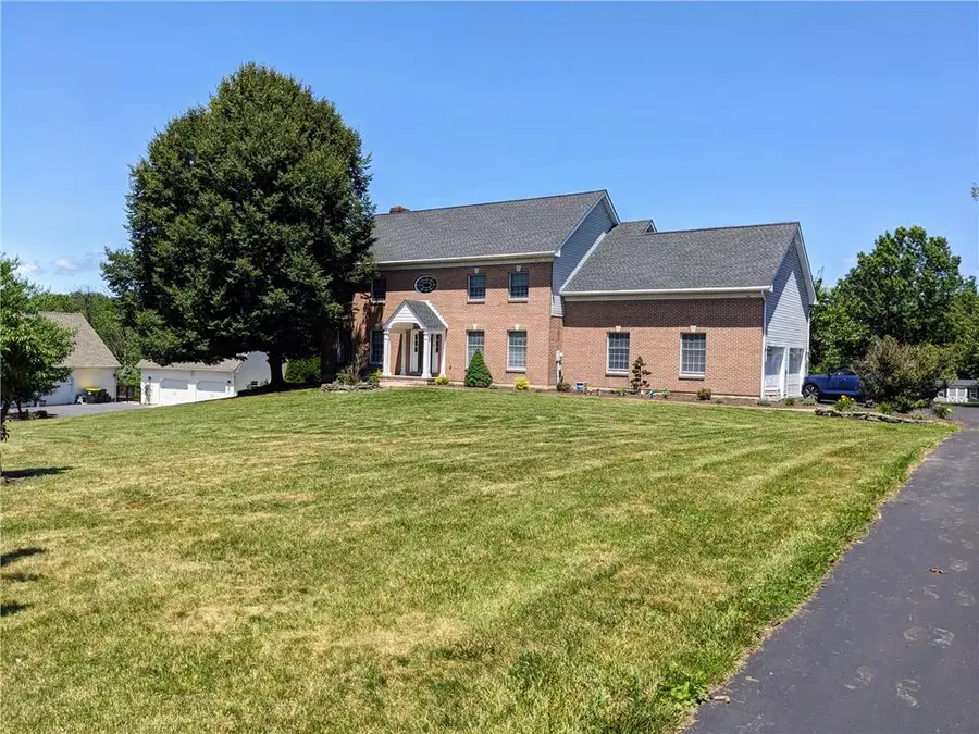 365 Winter Springs Road, Bushkill, PA 18064 - #2