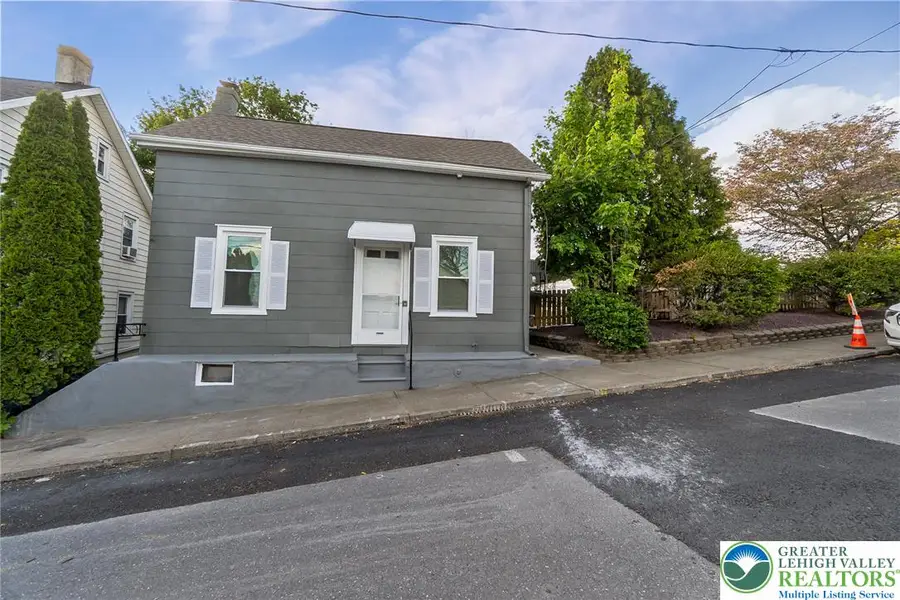 137 17th Street W, Northampton, PA 18067 - #2