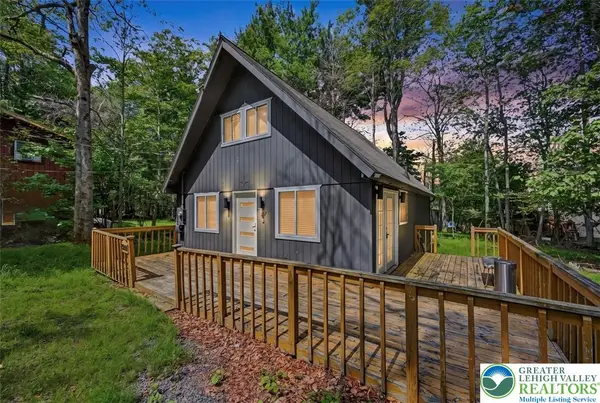 1717 Rolling Hills Drive, Coolbaugh Twp, PA 18466