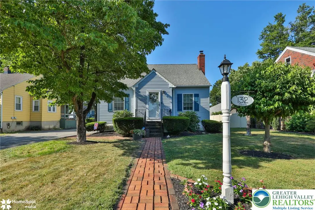 132 E Landis Street, Coopersburg, PA 18036 - #1