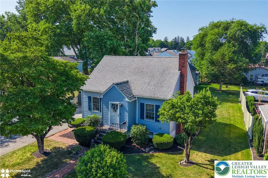 132 E Landis Street, Coopersburg, PA 18036 - #3