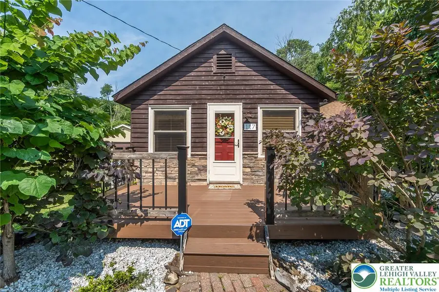 117 Whispering Acres Lane, Bushkill, PA 18091 - #2