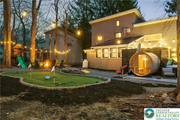 8499 Bumble Bee Way, Coolbaugh Twp, PA 18466