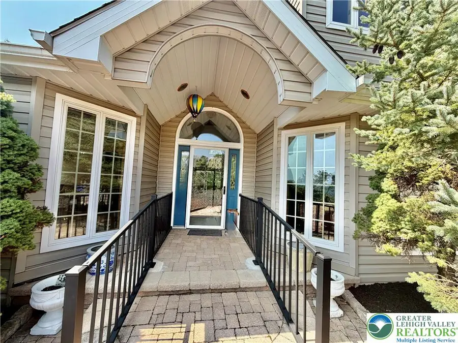 555 Eagle Drive, Middle Smithfield, PA 18302 - #2