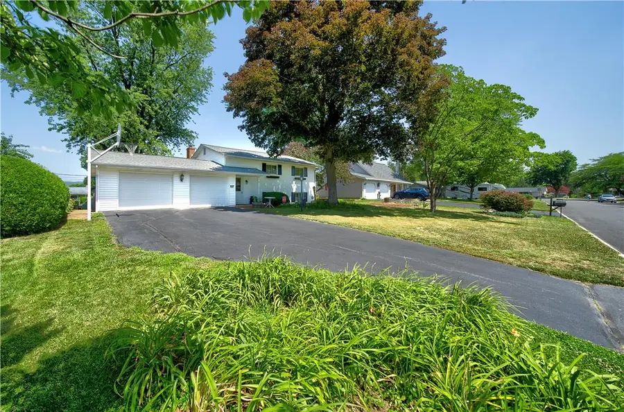 4487 Glasgow Street, Center Valley, PA 18034 - #2