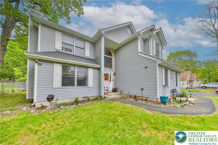 4608 W Pine Ridge Drive, Lehman, PA 18324 - #2