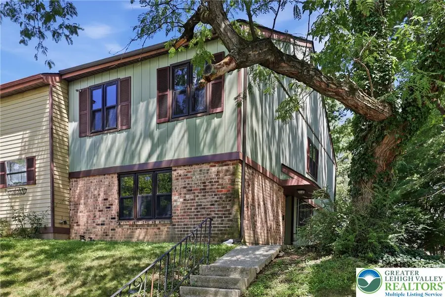 1701 Saratoga Court, Allentown, PA 18104 - #2