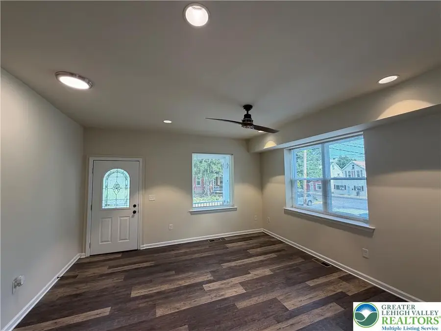 712 N Bishopthorpe Street, Fountain Hill, PA 18015 - #3