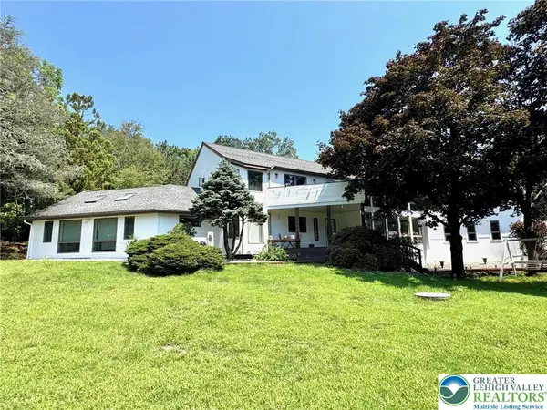 5061 Wendi Drive W, Upper Milford Twp, PA 18092
