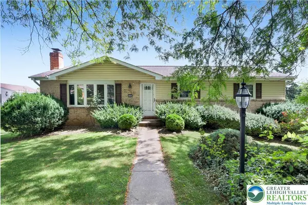 1708 Rosewood Court, Upper Macungie Twp, PA 18069