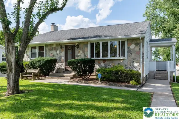 42 Middle Place, Palmer Twp, PA 18045
