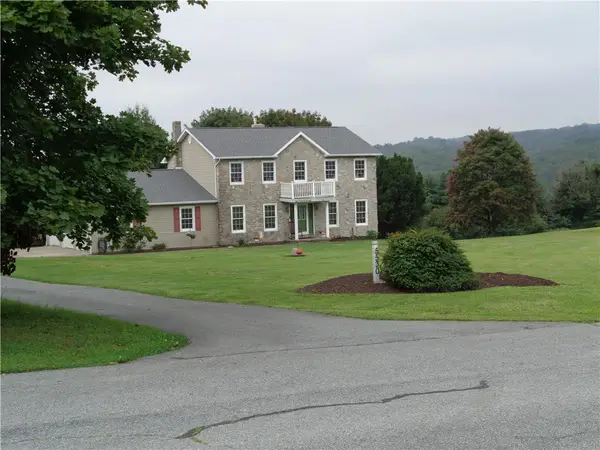 5530 Gomez Lane, North Whitehall Twp, PA 18080