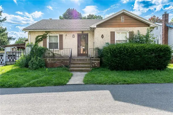 8 Aarons Place, Forks Twp, PA 18040