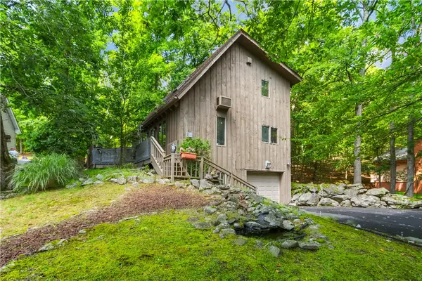 424 Saunders Drive, Lehman Twp, PA 18324