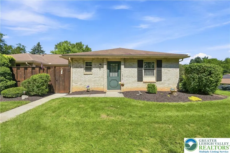 3032 Aronimink Place, Lower Macungie, PA 18062 - #2