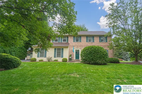 1125 Jaime Circle, Lower Macungie Twp, PA 18106