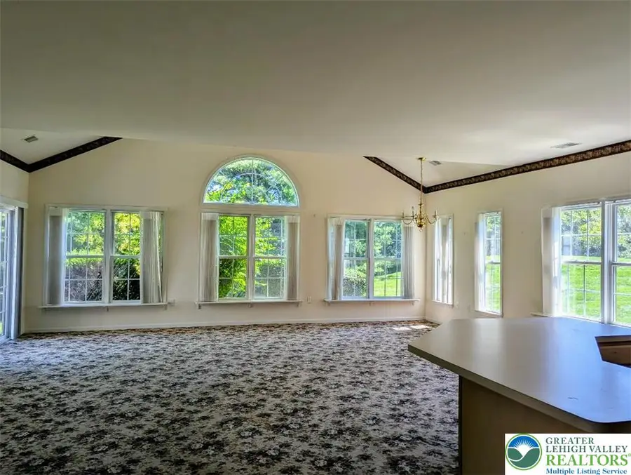 72 S Glenmoor Circle, Palmer Township, PA 18045 - #3