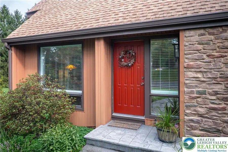 7942 Woodsbluff Run, Fogelsville, PA 18051 - #2