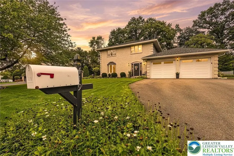 419 Crestmont Street, Plainfield, PA 18072 - #2